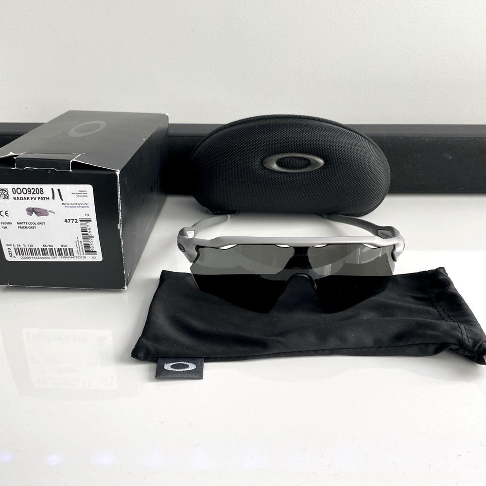Oakley Radar EV